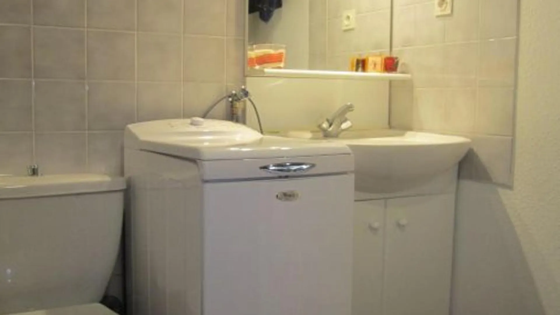 Studio Lumineux 2* Avec Balcon, Parking Et Wifi - 4 Pers, Proche Thermes, Calme Assure - Fr-1-512-223 Brides-les-Bains 0*,  France